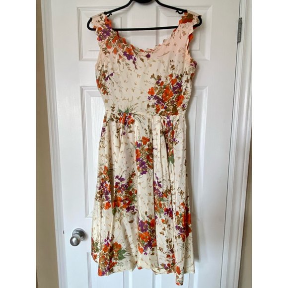 Vintage 1950’s Autumn floral taffeta dress - Picture 2 of 7